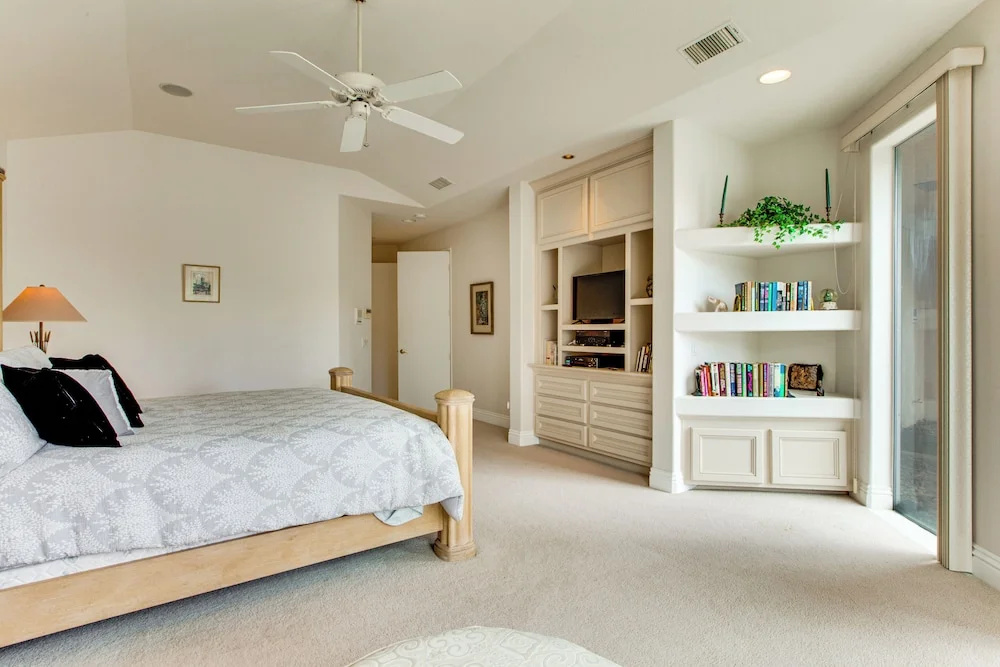 Extended-stay Haven on Lake La Quinta w/ Dock