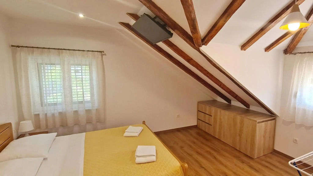 Attic Split apartment near city centre