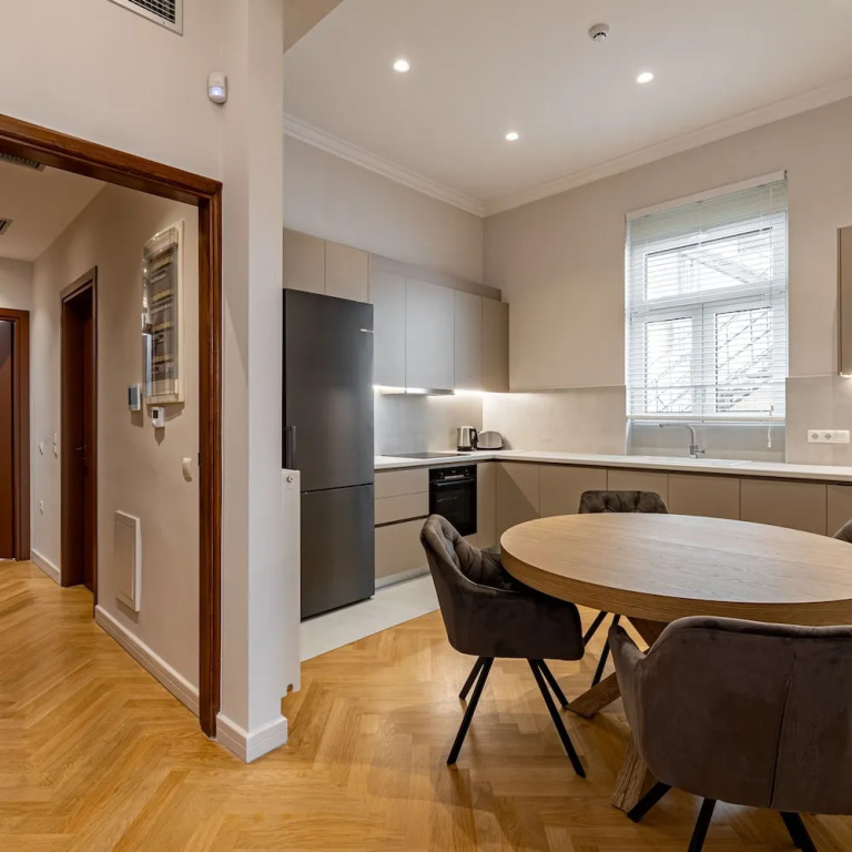 Kolonaki Chic Haven - A Downtown Retreat