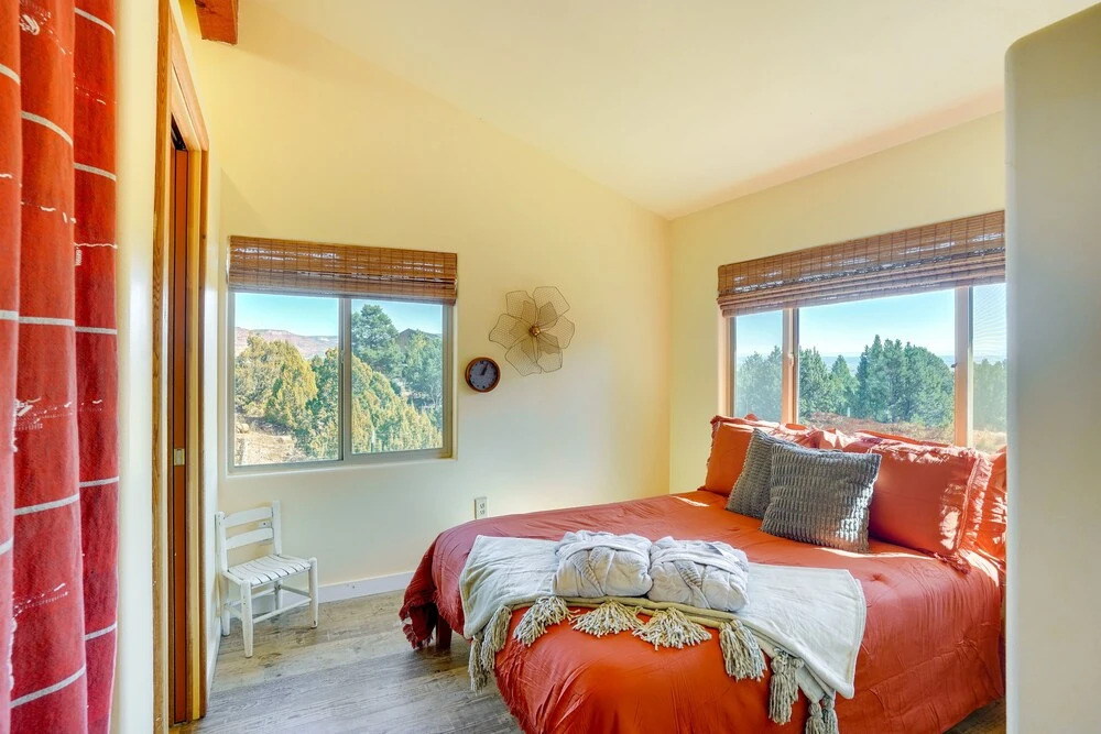Kanab Studio Escape: Stargaze, Hike, Relax!