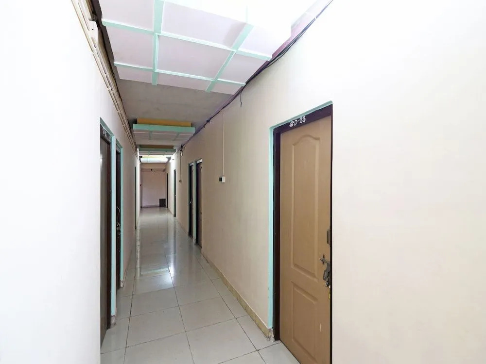 OYO 10470 hollywood hotels and resorts