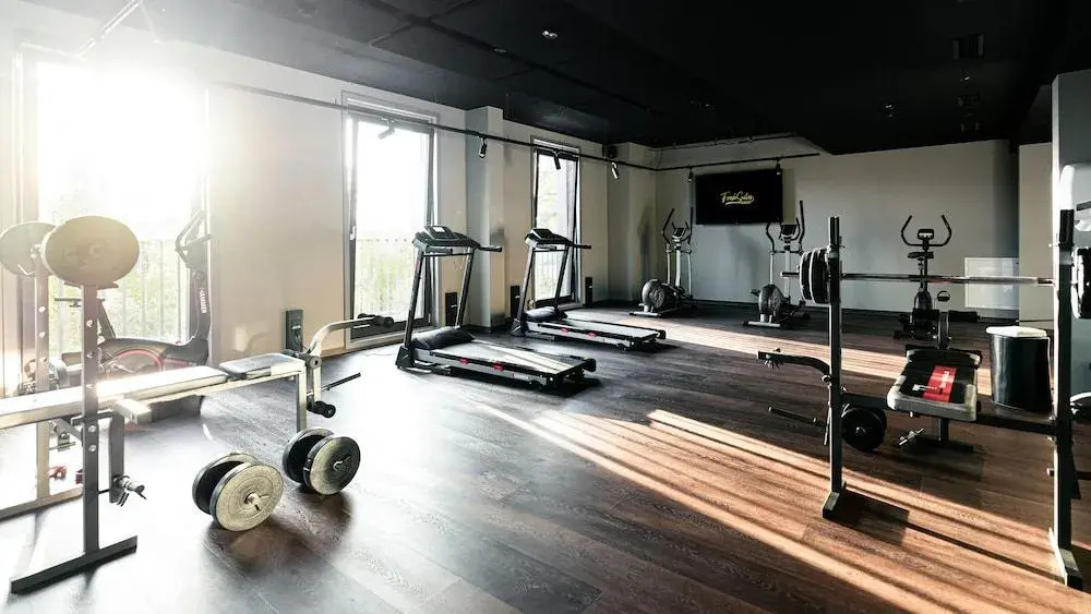 FreshSuites & Bar
