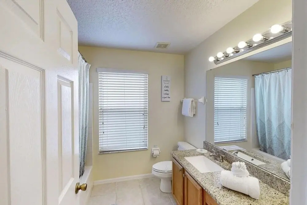 5 Bedroom Beautiful Pool Home! 5 Home by Redawning