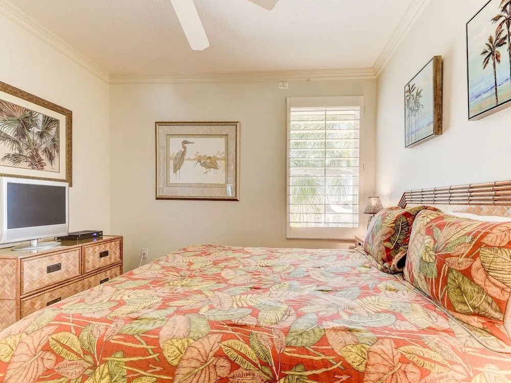 South Beach Club 205 by Distinctive Beach Rentals