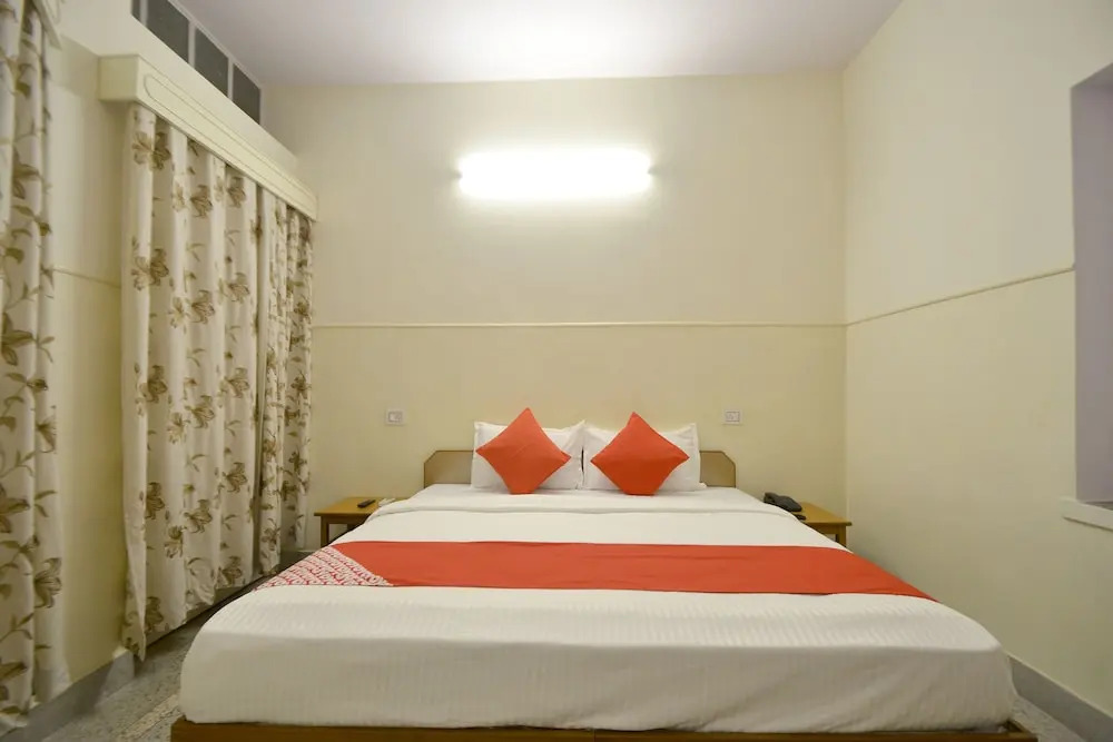 Hotel Pink Palace