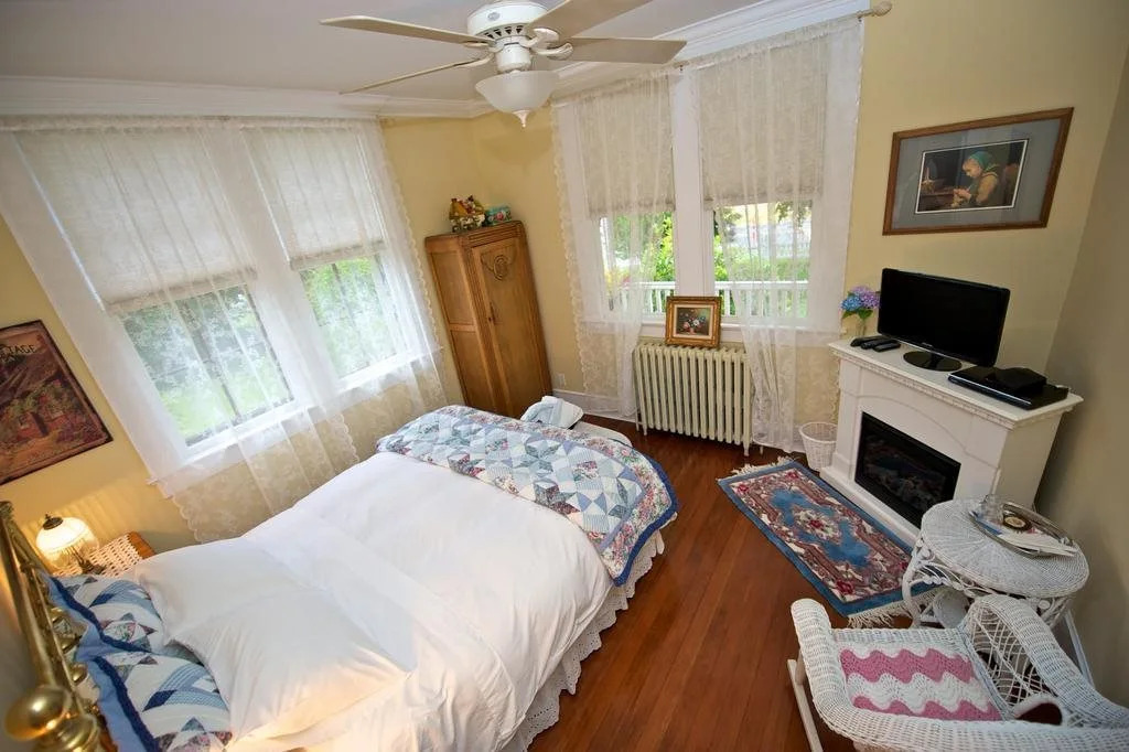Clayburn Village Bed and Breakfast