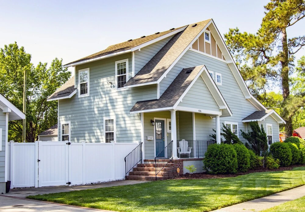 Newly Renovated Beach Cottage Walking Distance to Virginia Beach Oceanfront and Boardwalk