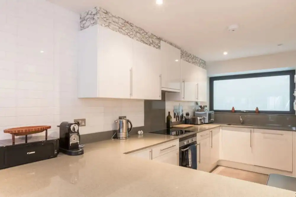 Beautiful Duplex Flat, sleeps 6, close to tube