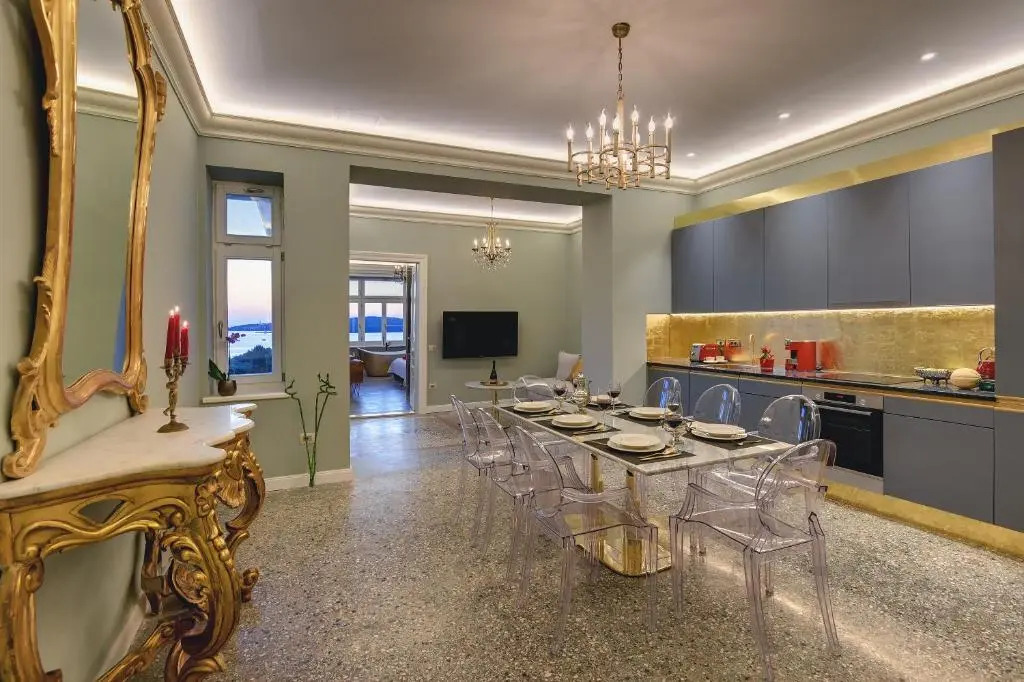 Arena & Seaview Luxurious Residence