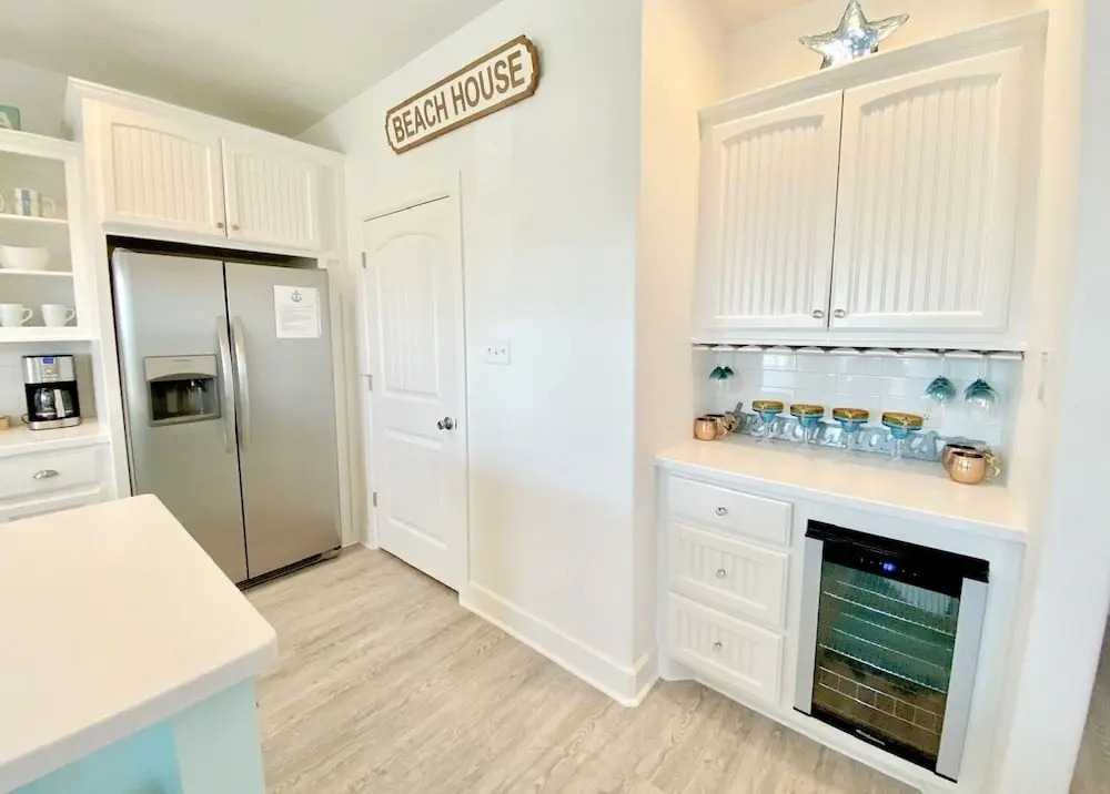 #justawavin' 3 Bedroom Home by RedAwning