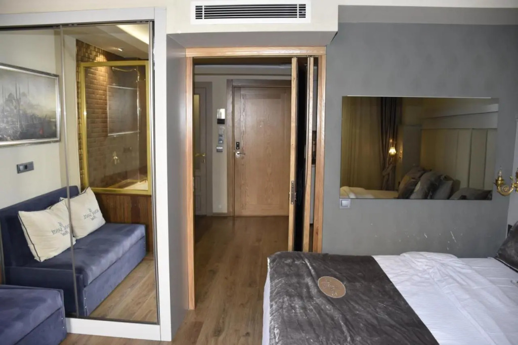 Bonne Sante Hotel