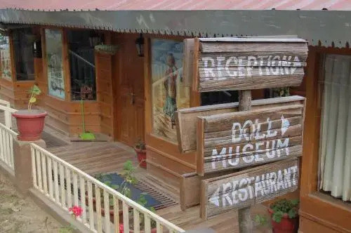Royal Dutch Resorts and Doll Museum