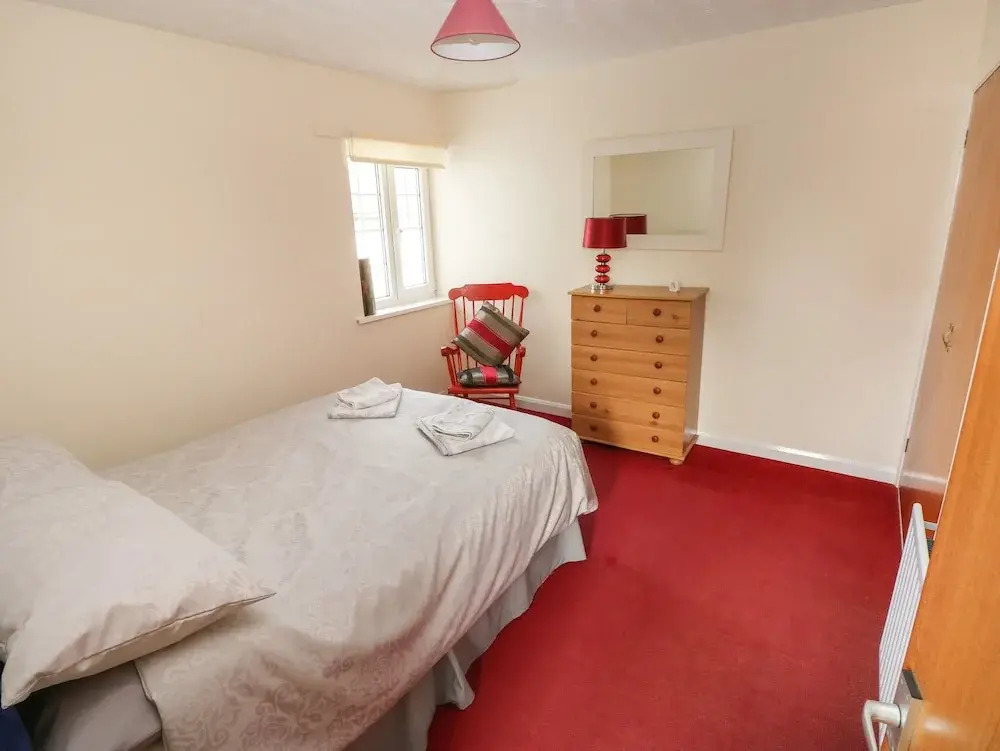13 Lyndhurst Avenue