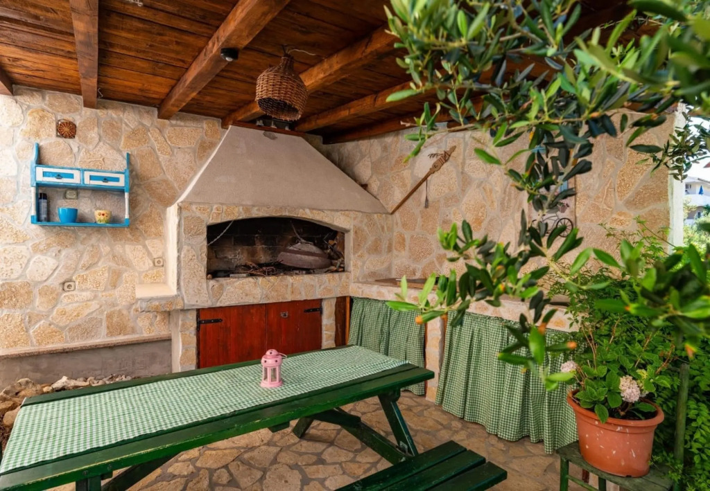 San - Comfortable and Great Location - A1
