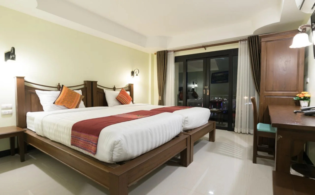 Riverside House Hotel
