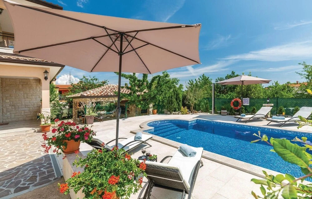 Gorgeous Home In Nedescina