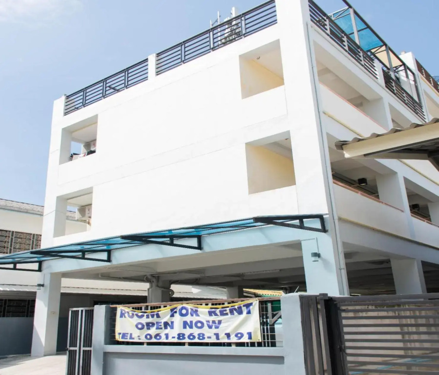 Suree Place Hostel