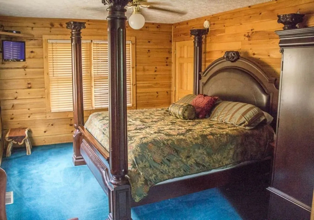 11 Above and Beyond - 4 Br Cabin