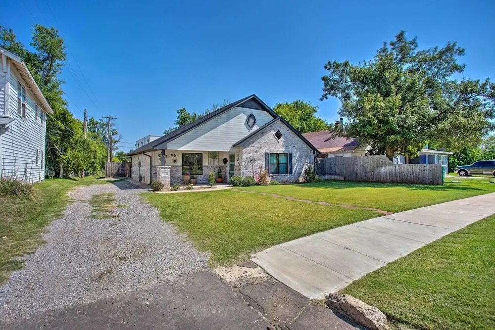 Modern OKC Retreat: Half-mile to Plaza District!