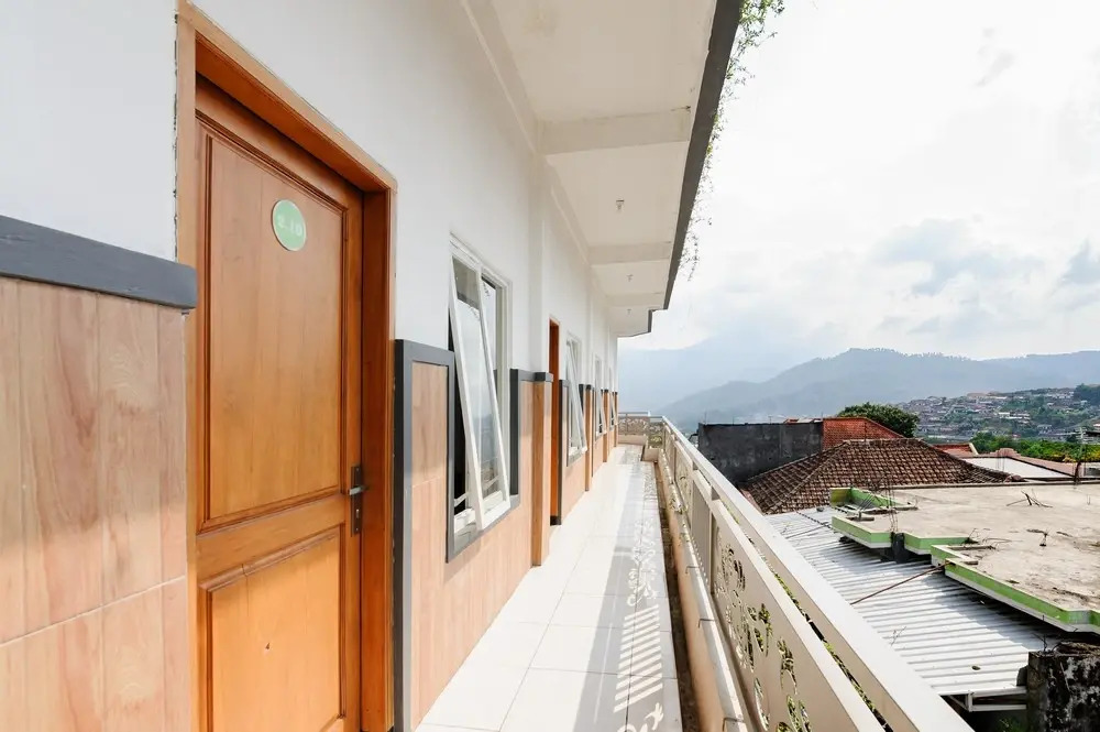 Urbanview Hotel Sky Batu Malang by RedDoorz
