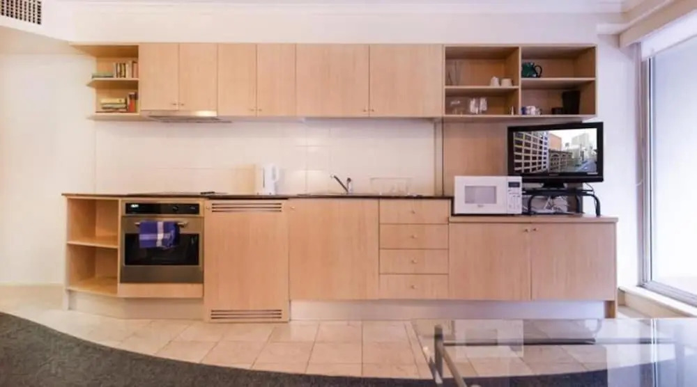 The Apartment Service PI702