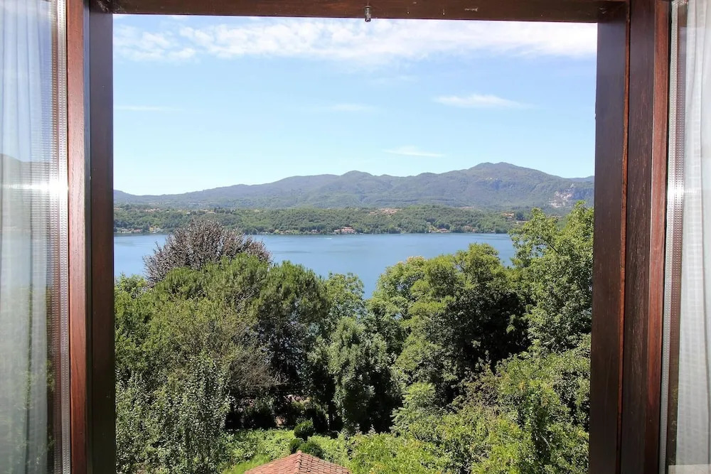 Magical Lake - Apartment With Beach e Lake View