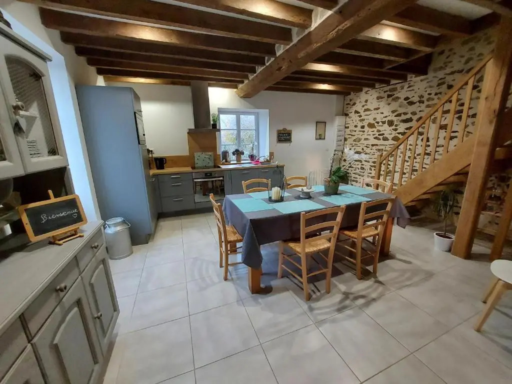 Gîte Saint-Calais-du-Désert, 4 pièces, 6 personnes - FR-1-600-161