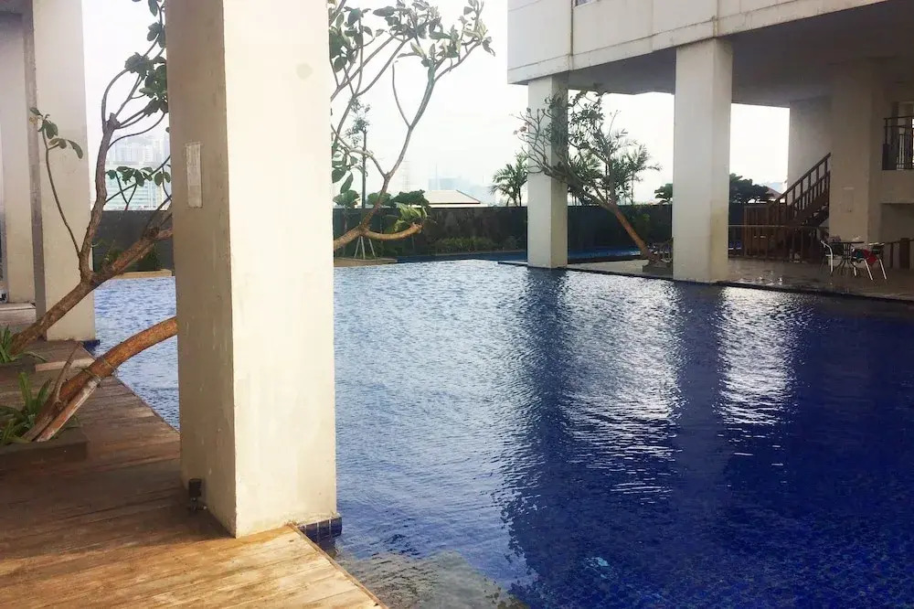 Prime Location Studio Apartment at Elpis Residence near Ancol