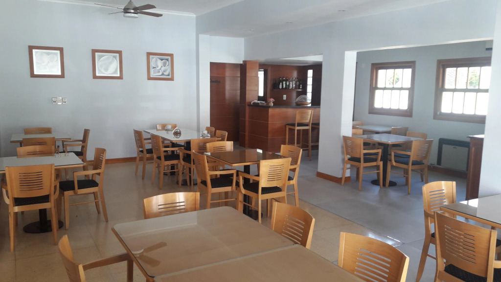 De la Plaza Hotel y Apart