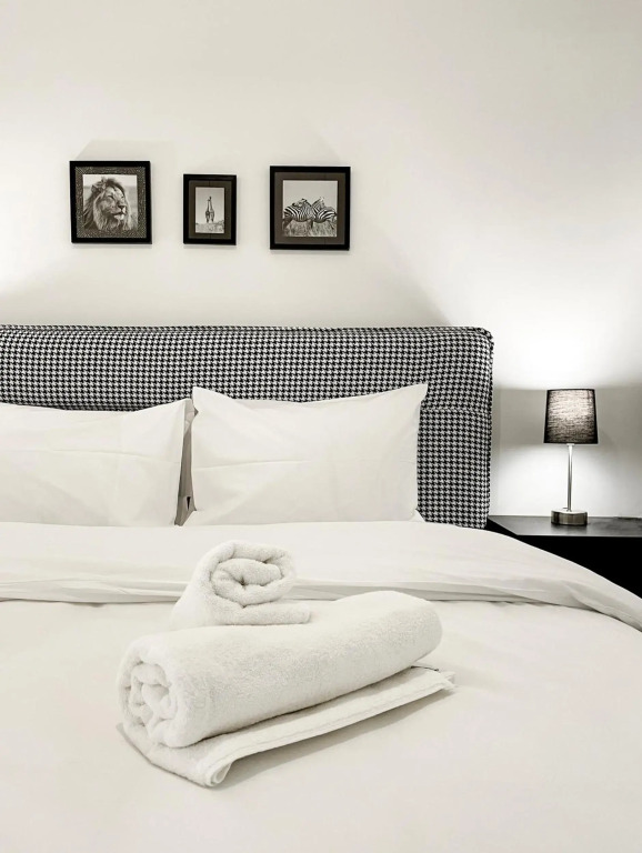 SOHO Modern 55sqm Studio with Secret Garden