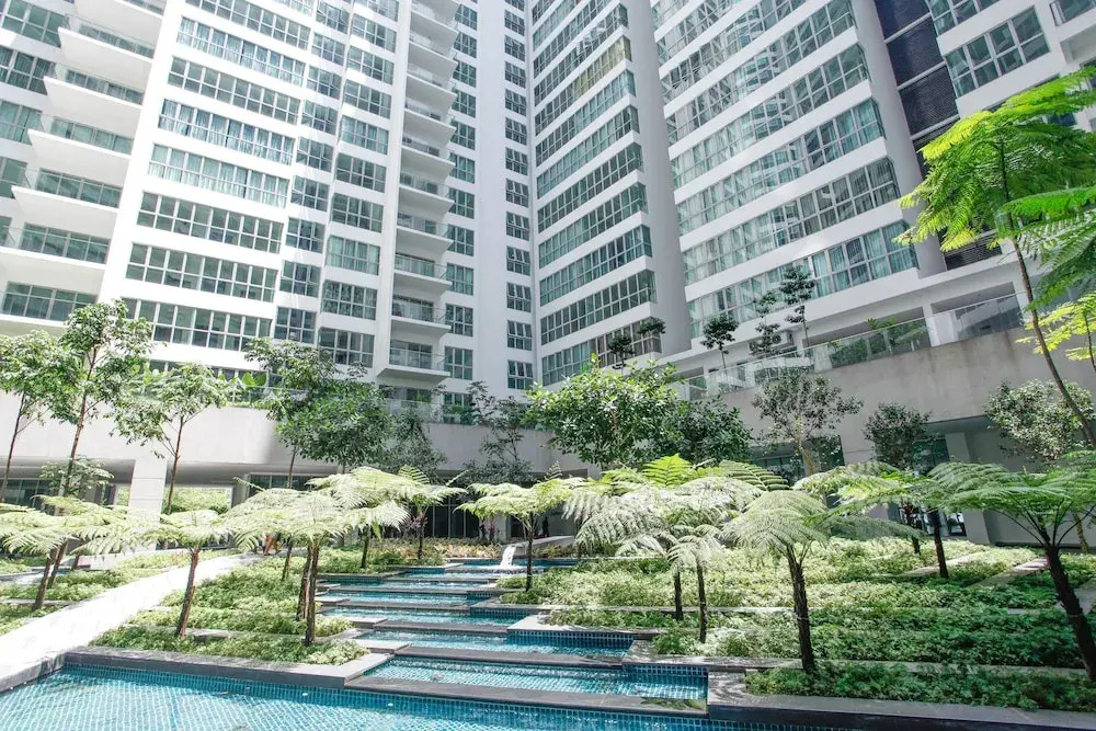 Regalia Residence at KLCC View Sky Pool by KC