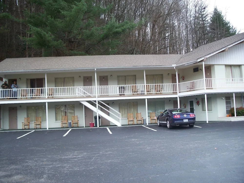 Castlewood Inn