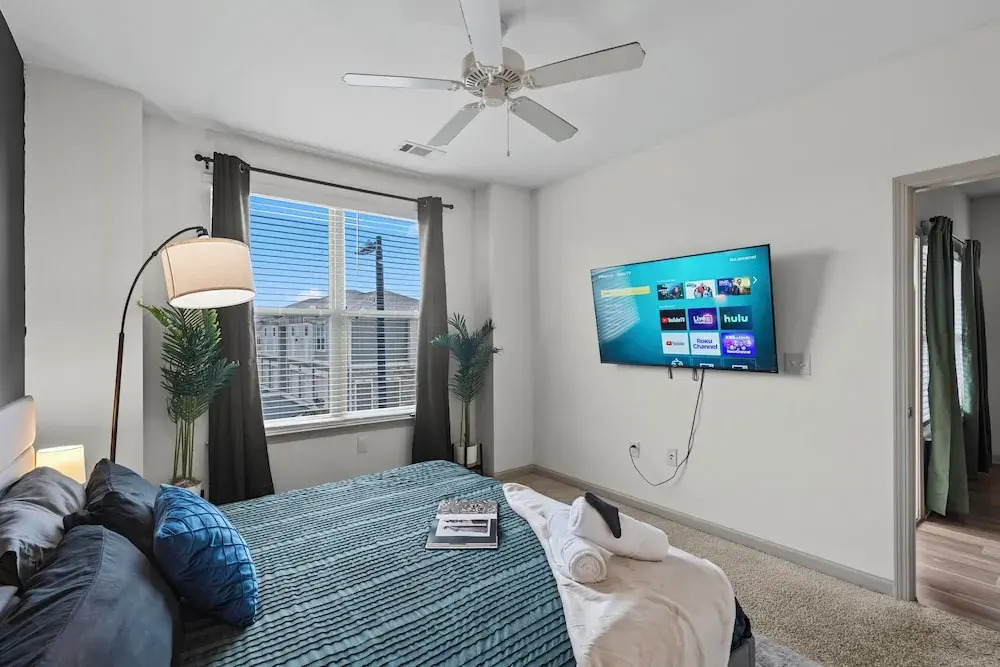 Upscale King 4BR Suite Uptown Charlotte