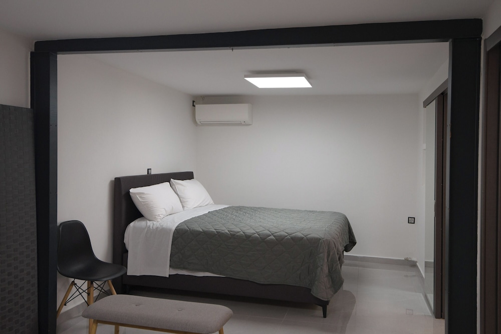 Casa d Irene near airport beach