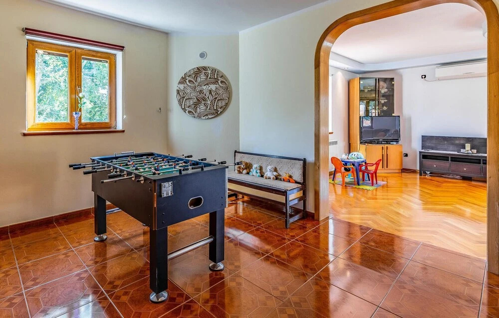 Stunning Home in Medulin With Wifi and 7 Bedrooms