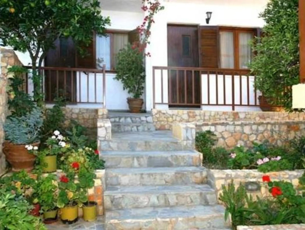 Elgoni Apartments