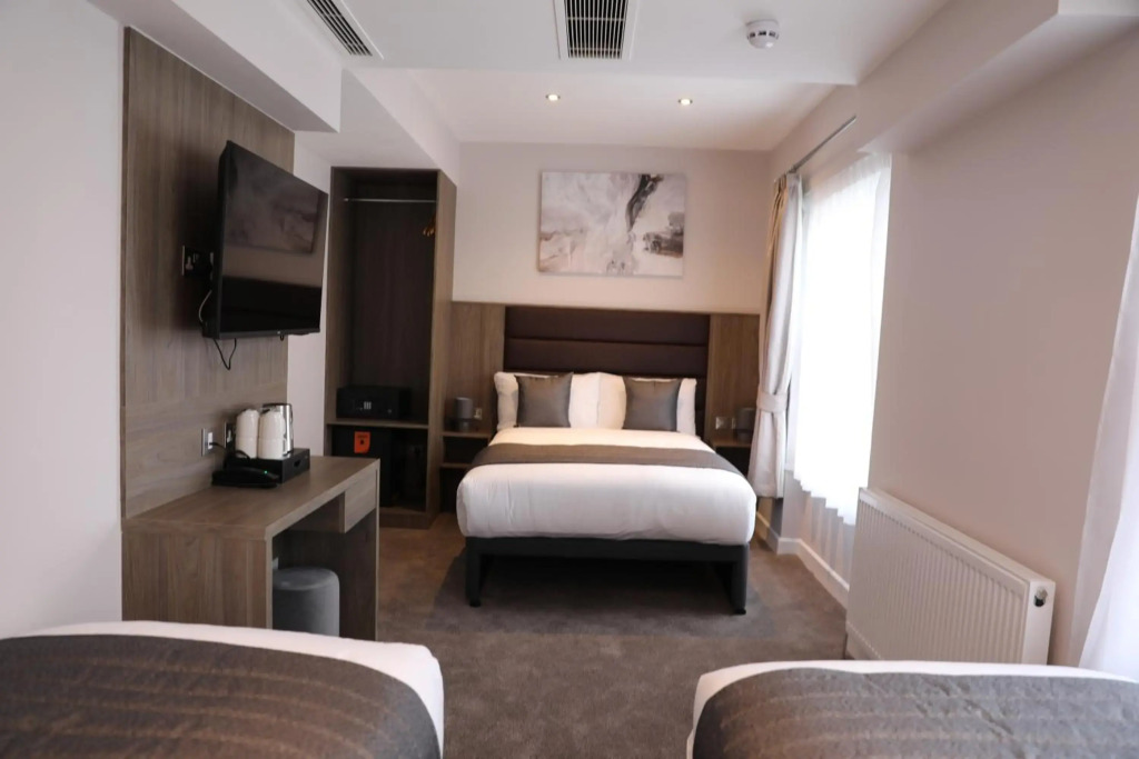Reem Hotel