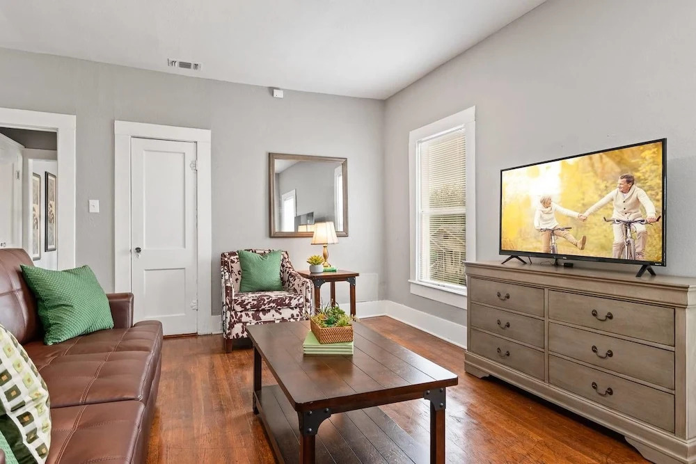 River City Retreat Best Location, Sleeps 4!