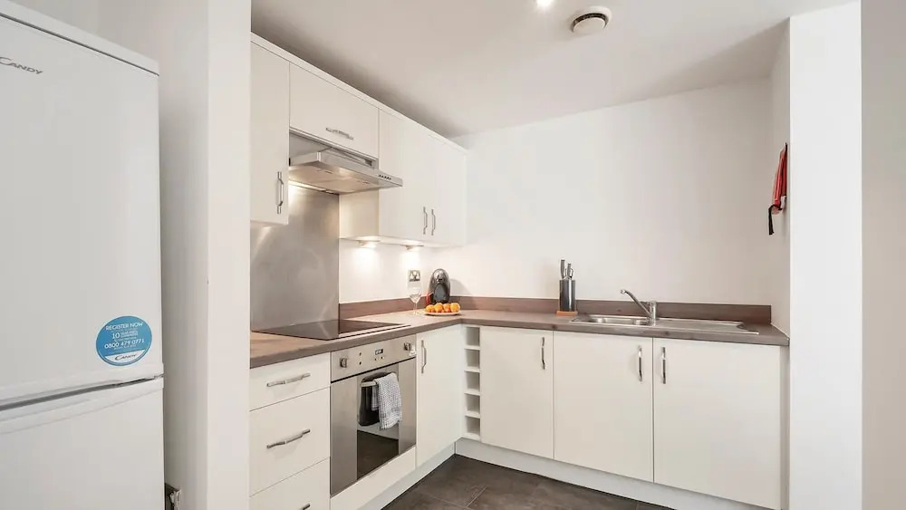 Bright, Stylish 2BR Apartment in Central Sheffield