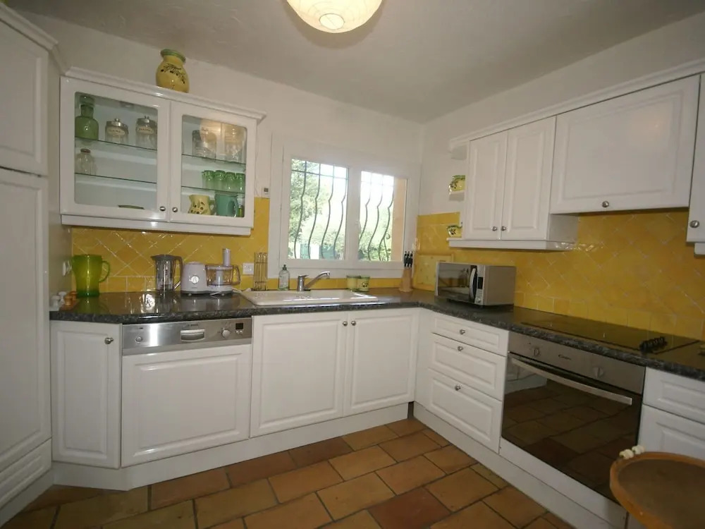 Majestic Villa in Mouans-Sartoux with Swimming Pool