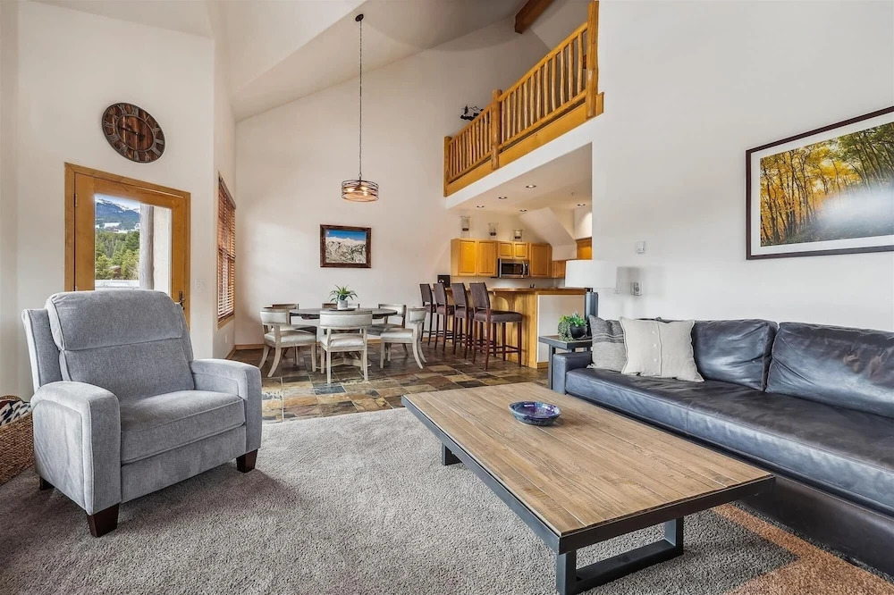 Corral 309w 3 Bedroom Condo by RedAwning