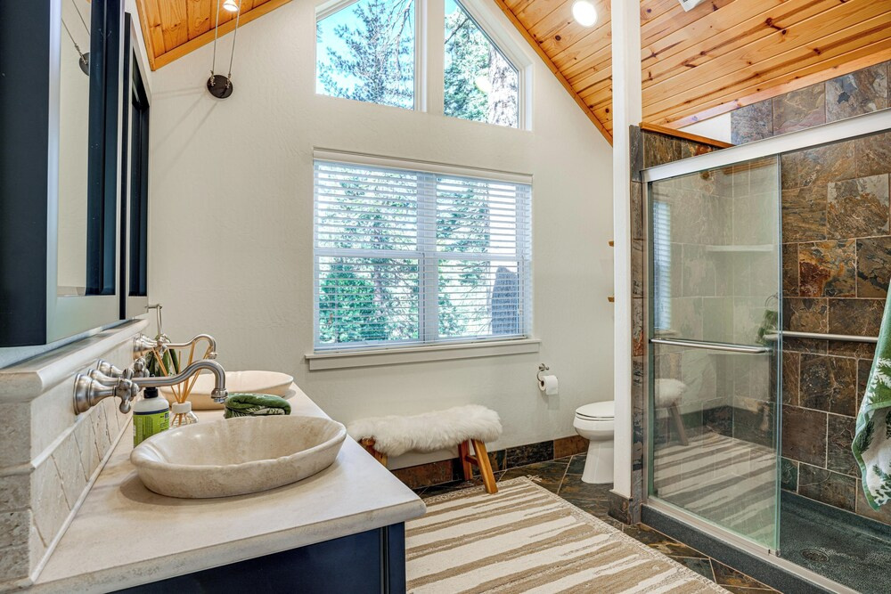 Game Room & Hot Tub! Dog-friendly Arnold Retreat