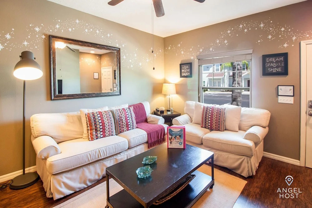 Unique Inspiration-themed Townhome Near Disney!