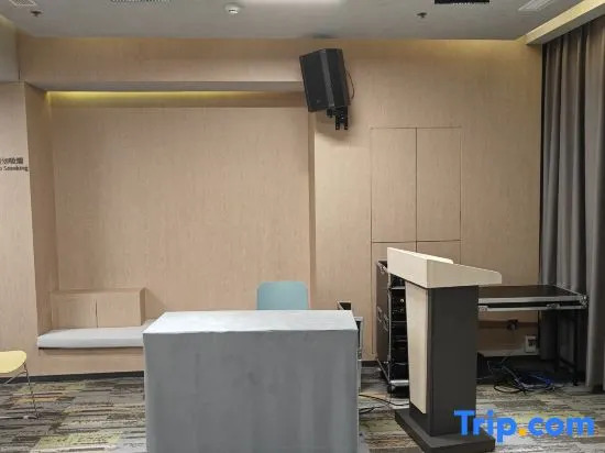 Jianguo Fillmore Hotel (Yunchengbei Railway Station Wuyue Plaza)