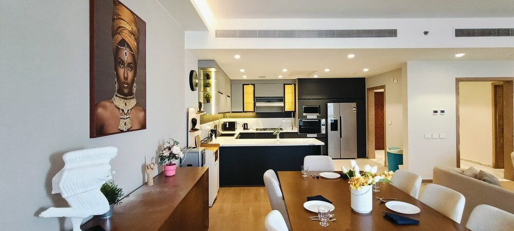 ELITE Comfort 4BR Apartment AeonTowers