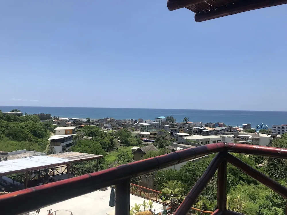 The Heights in Montañita