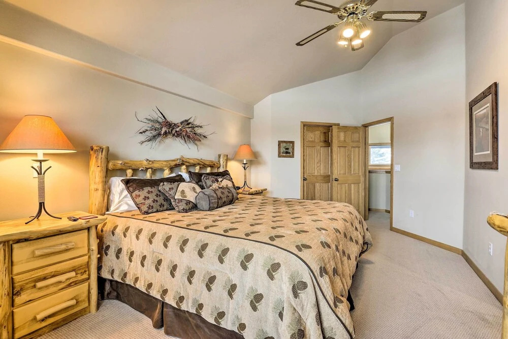 Frisco Townhome w/ Hot Tub - 10 Mi to Breckenridge