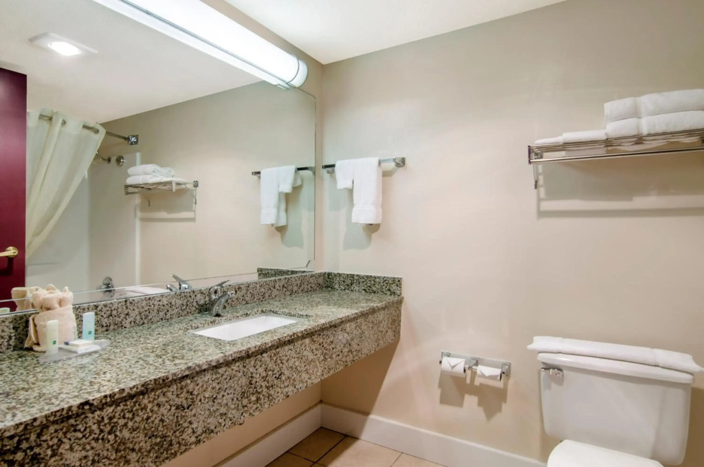 Quality Inn & Suites Carthage near Precious Moments Chapel