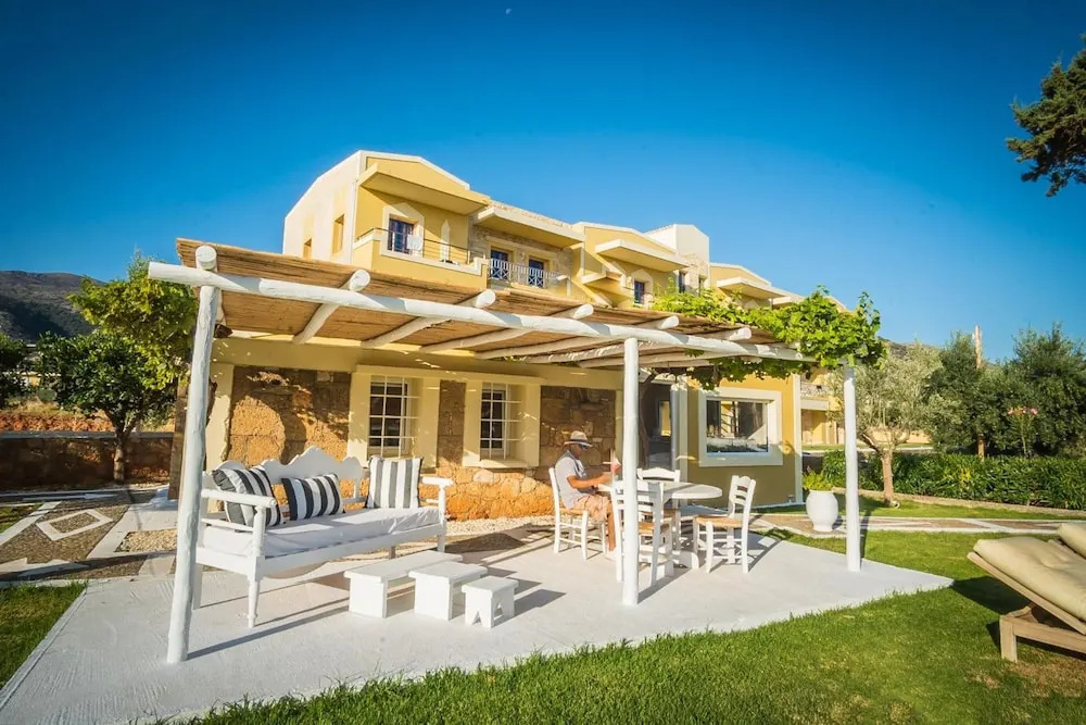 Parthenis Hotel & Suites