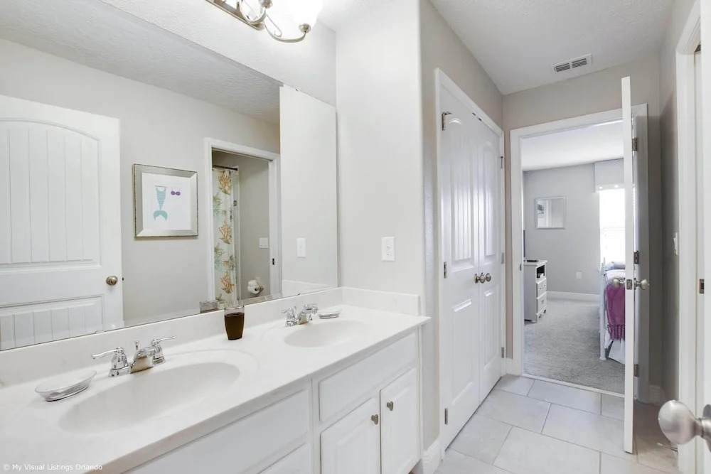 Tropical Luxury Near Disney! Professionally Decorated With Huge Pool, Game Room. 6bd/ 4.5ba #6st129